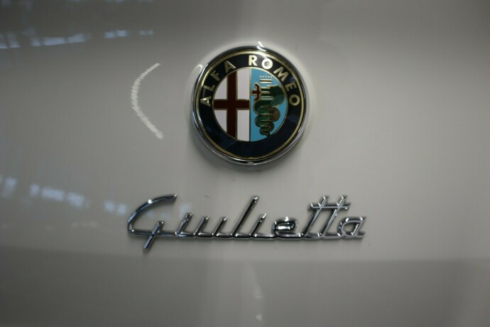 alfa-romeo-giulietta-diesel-2013-big-39