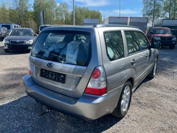 subaru-forester-bensin-2006-big-3