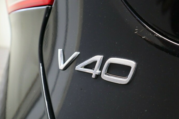 volvo-v40-diesel-2014-big-60