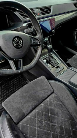 2020-superb-skoda-14l-elektrisitet-bensin-big-11