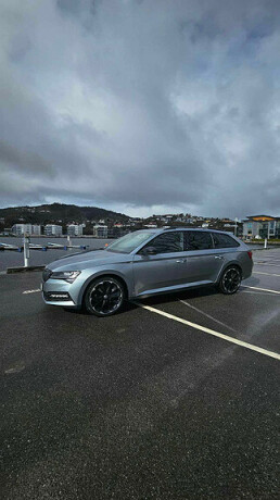 2020-superb-skoda-14l-elektrisitet-bensin-big-4
