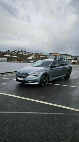 2020-superb-skoda-14l-elektrisitet-bensin-big-2