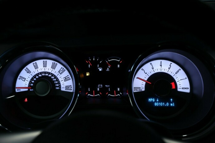 ford-mustang-bensin-2012-big-9
