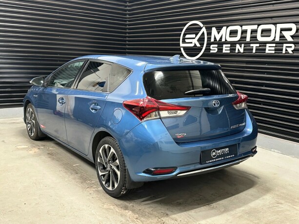 toyota-auris-bensin-2015-big-1