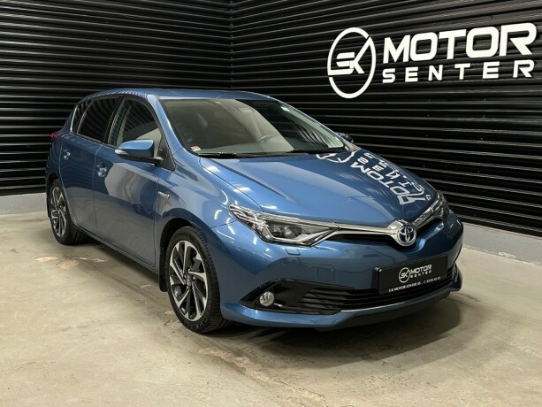 toyota-auris-elektrisitetbensin-2016-big-0