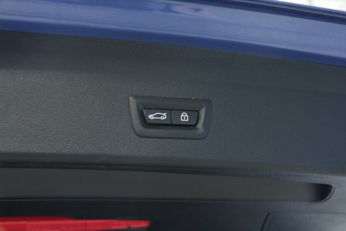 bmw-x1-bensin-2017-big-31