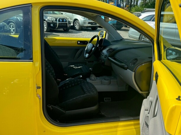 volkswagen-beetle-bensin-2004-big-9