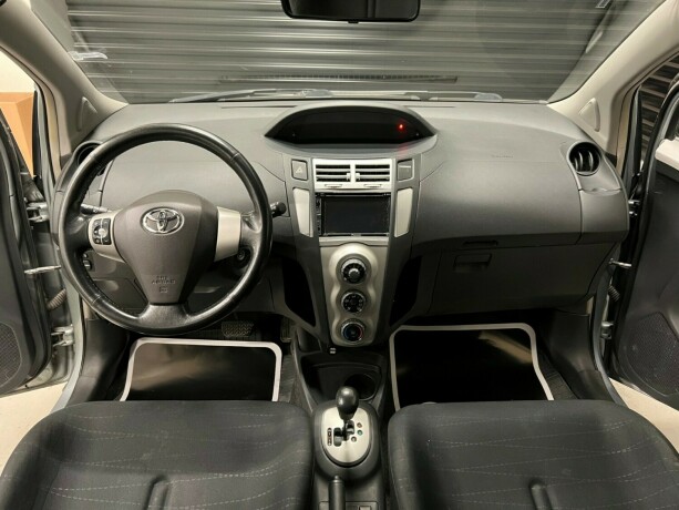 toyota-yaris-bensin-2007-big-11