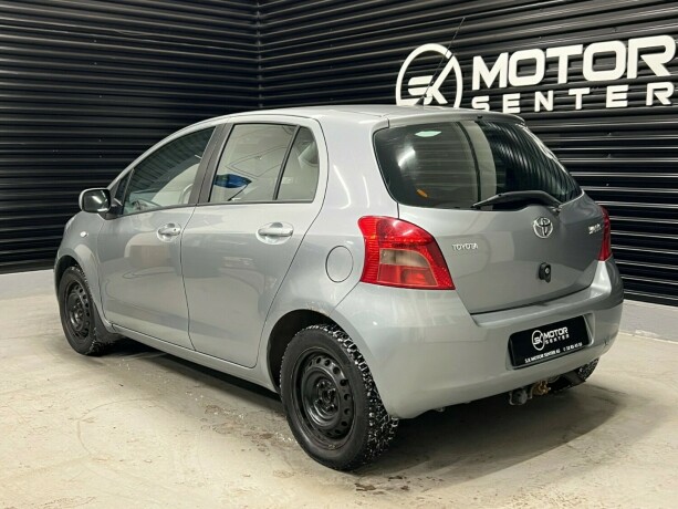 toyota-yaris-bensin-2007-big-1