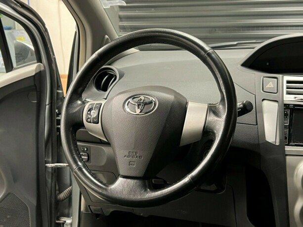 toyota-yaris-bensin-2007-big-14