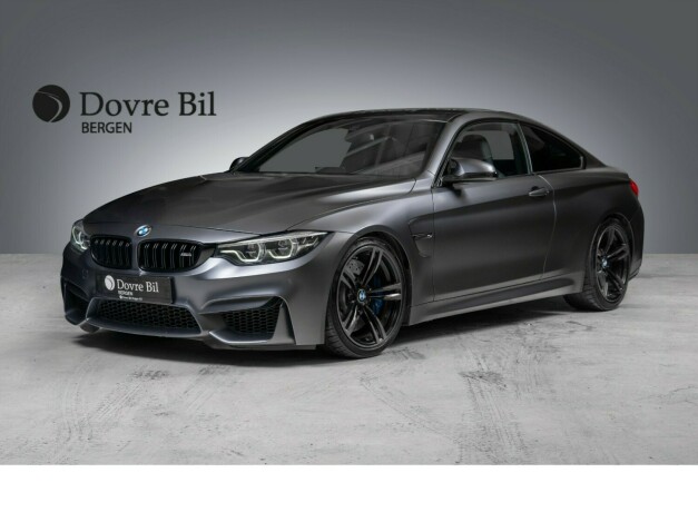 bmw-m4-bensin-2018-big-0