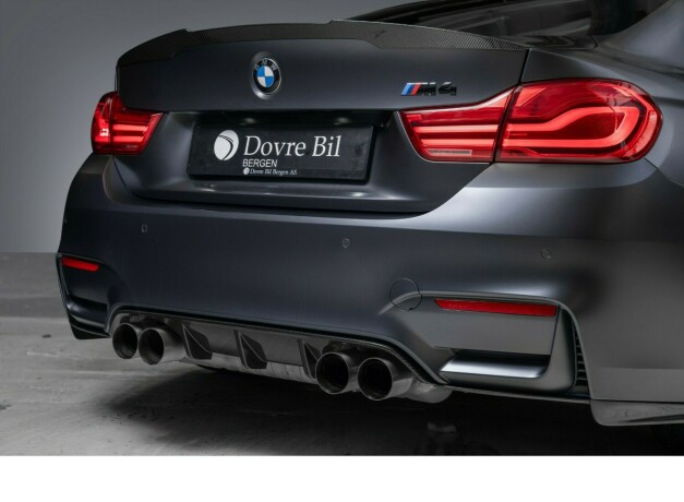 bmw-m4-bensin-2018-big-8