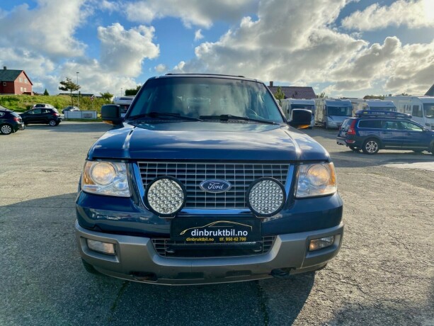 ford-expedition-bensin-2004-big-1