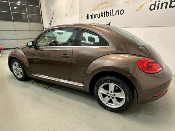 volkswagen-beetle-bensin-2013-big-6