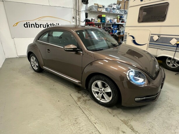 volkswagen-beetle-bensin-2013-big-3