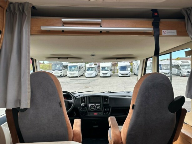 dethleffs-globebus-under-6-meter-senkeseng-fremme-tverrstilt-seng-bak-god-nyttelast-lettkjort-diesel-2013-big-15