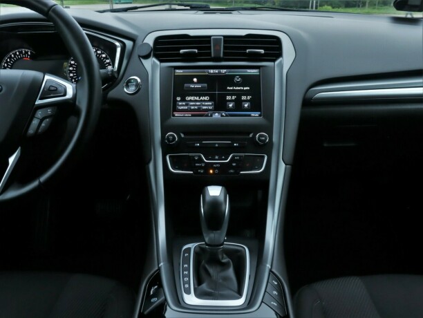 ford-mondeo-bensin-2015-big-21