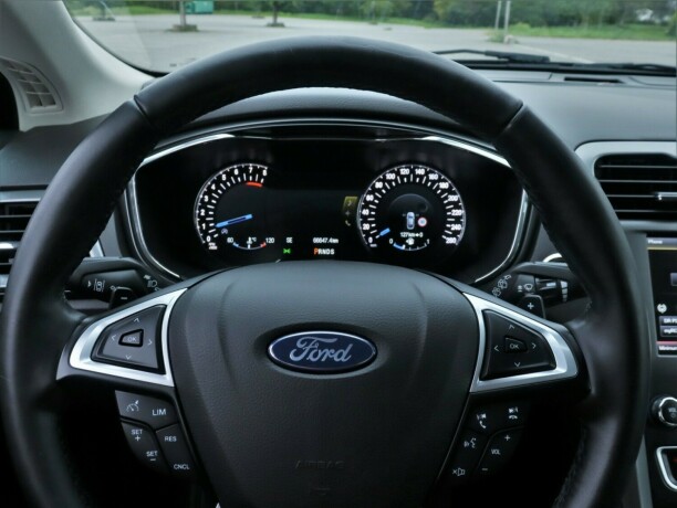 ford-mondeo-bensin-2015-big-23