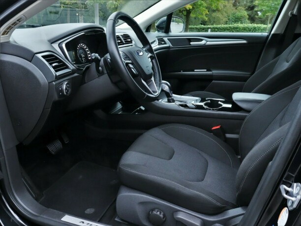 ford-mondeo-bensin-2015-big-8