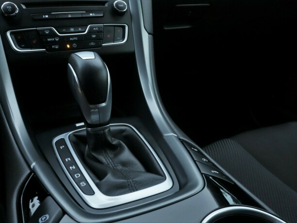 ford-mondeo-bensin-2015-big-10