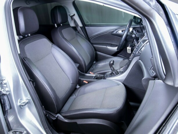 opel-astra-diesel-2010-big-41