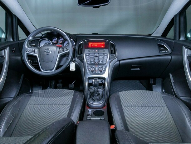 opel-astra-diesel-2010-big-33