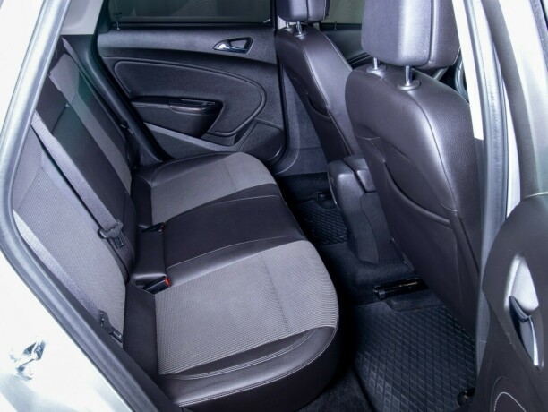 opel-astra-diesel-2010-big-43