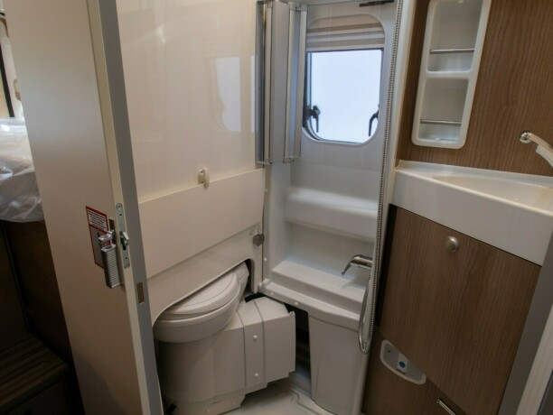 malibu-van-gt-640-le-k-skyview-charming-diesel-2023-big-68