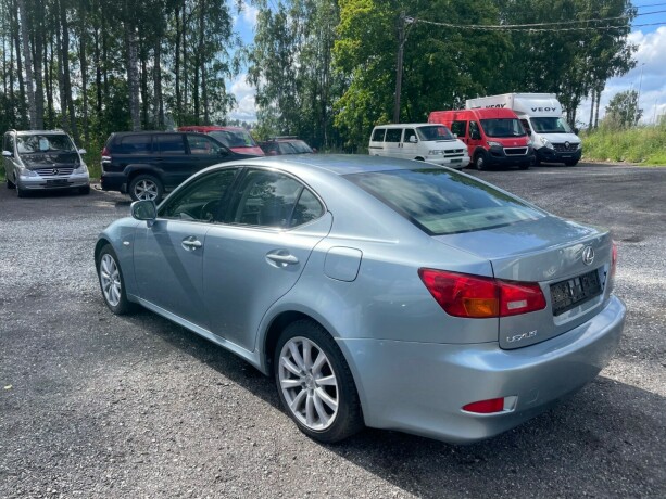 lexus-is-diesel-2008-big-4