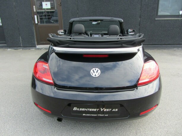 volkswagen-beetle-bensin-2013-big-5