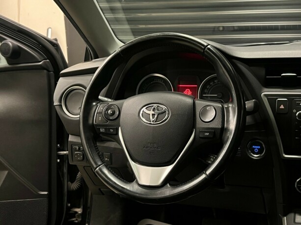 toyota-auris-bensin-2014-big-11