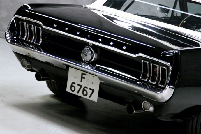 ford-mustang-bensin-1967-big-26