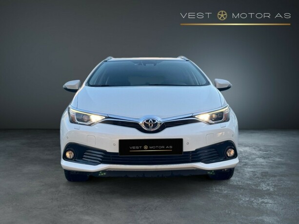 toyota-auris-diesel-2015-big-1