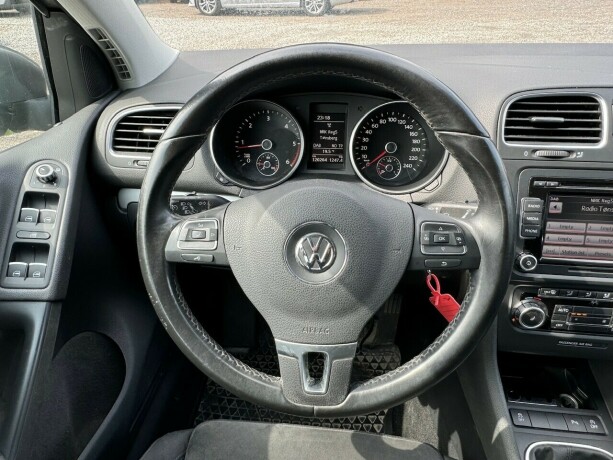 volkswagen-golf-diesel-2011-big-13