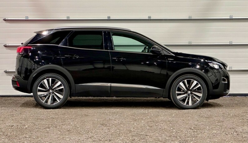 peugeot-3008-bensin-2018-big-1