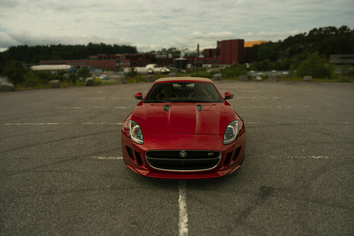 jaguar-f-type-bensin-2014-big-35