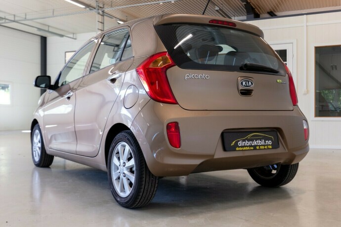 kia-picanto-bensin-2012-big-2