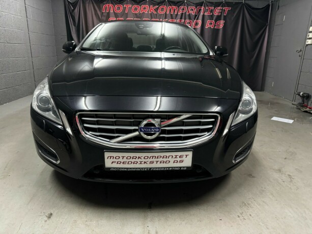 volvo-s60-diesel-2012-big-8