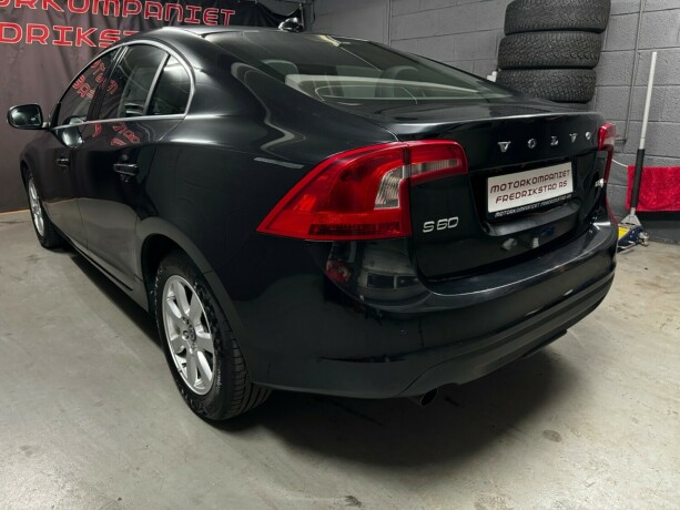 volvo-s60-diesel-2012-big-2