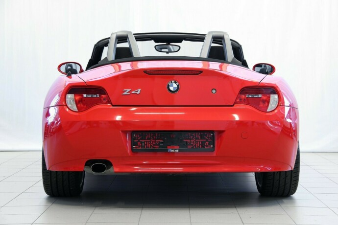 bmw-z4-bensin-2008-big-3