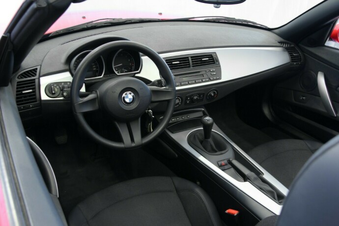 bmw-z4-bensin-2008-big-8