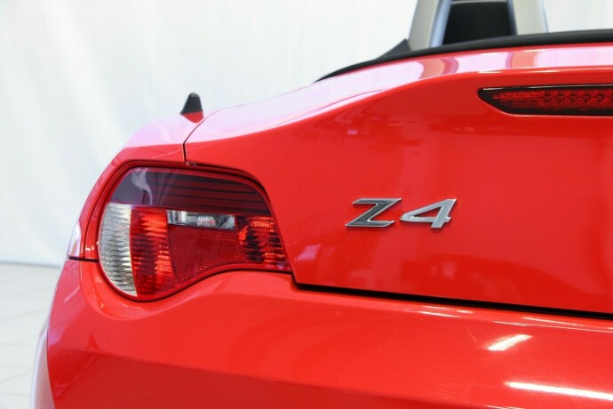 bmw-z4-bensin-2008-big-24