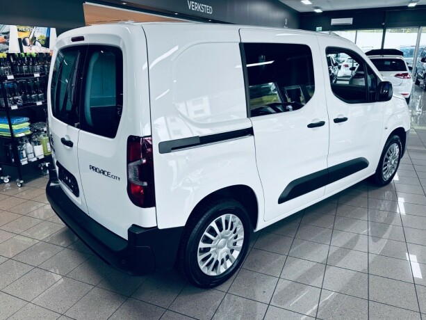 toyota-proace-city-diesel-2022-big-6