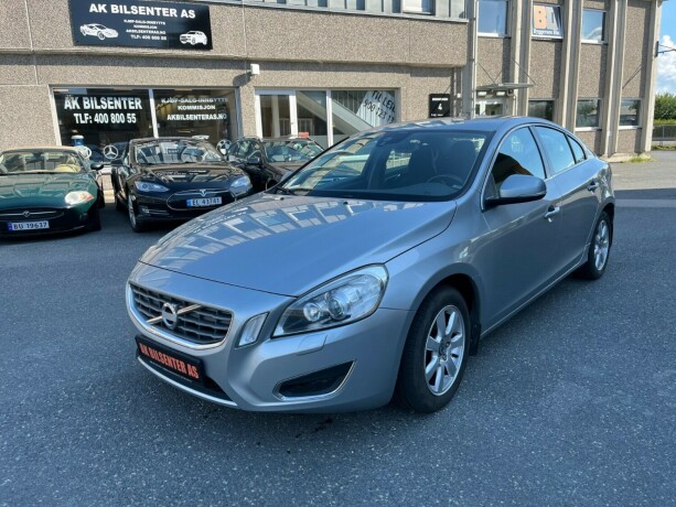 volvo-s60-diesel-2013-big-0