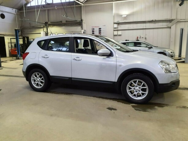 nissan-qashqai-diesel-2008-big-3