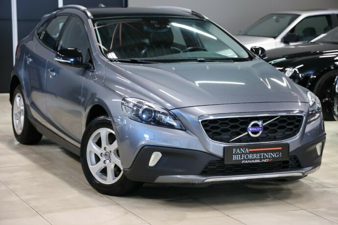 volvo-v40-cross-country-diesel-2016-big-3