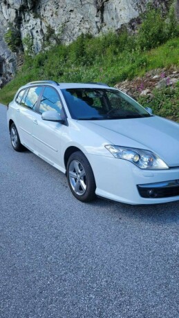 renault-laguna-diesel-2008-big-1