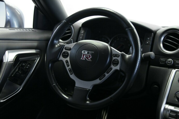 nissan-gt-r-bensin-2010-big-9