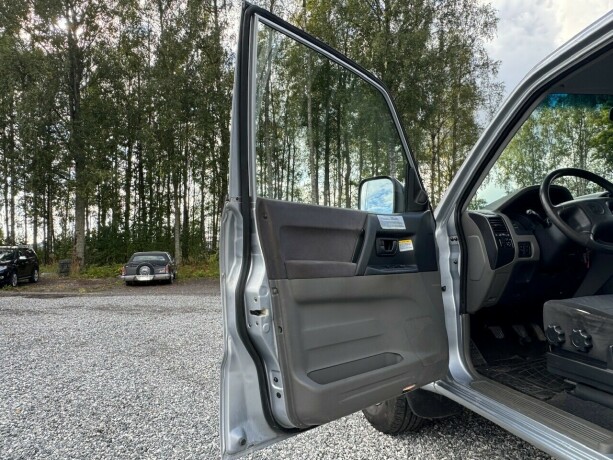 mitsubishi-pajero-diesel-2006-big-23