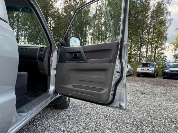 mitsubishi-pajero-diesel-2006-big-24